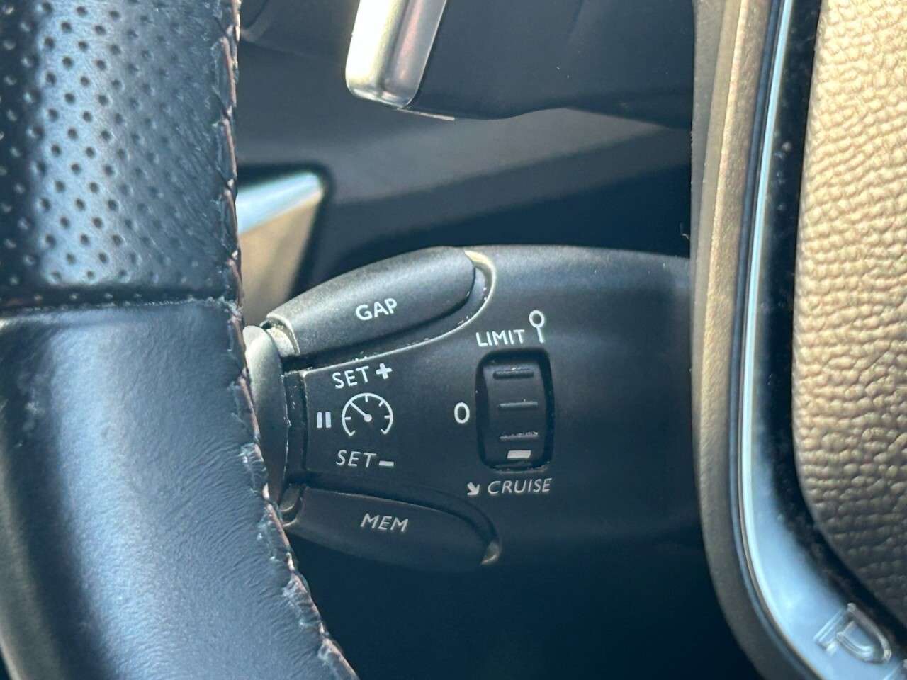 2019 PEUGEOT 3008 2019 PEUGEOT 3008