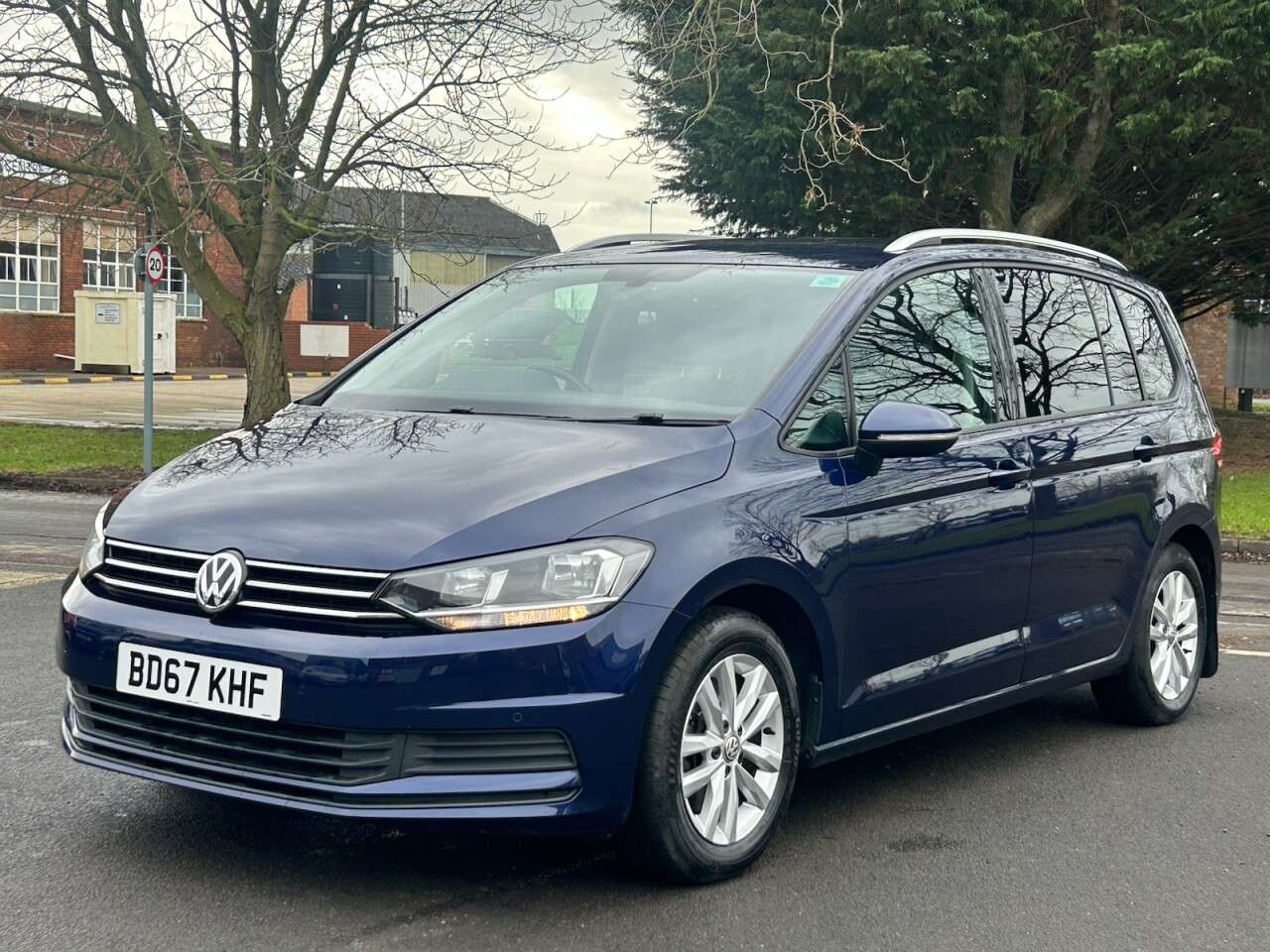 2017 VOLKSWAGEN TOURAN 2017 VOLKSWAGEN TOURAN