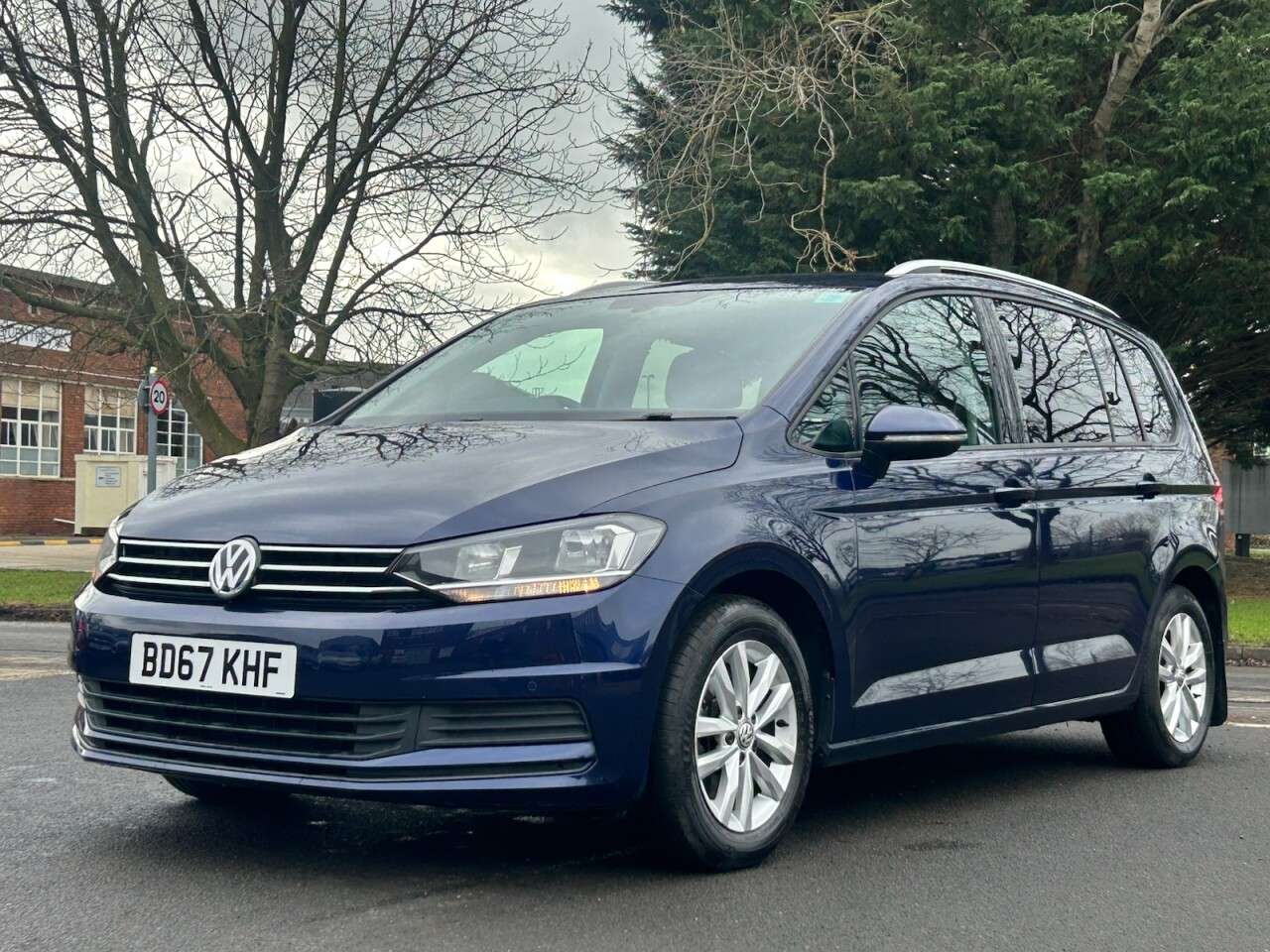 2017 VOLKSWAGEN TOURAN 2017 VOLKSWAGEN TOURAN