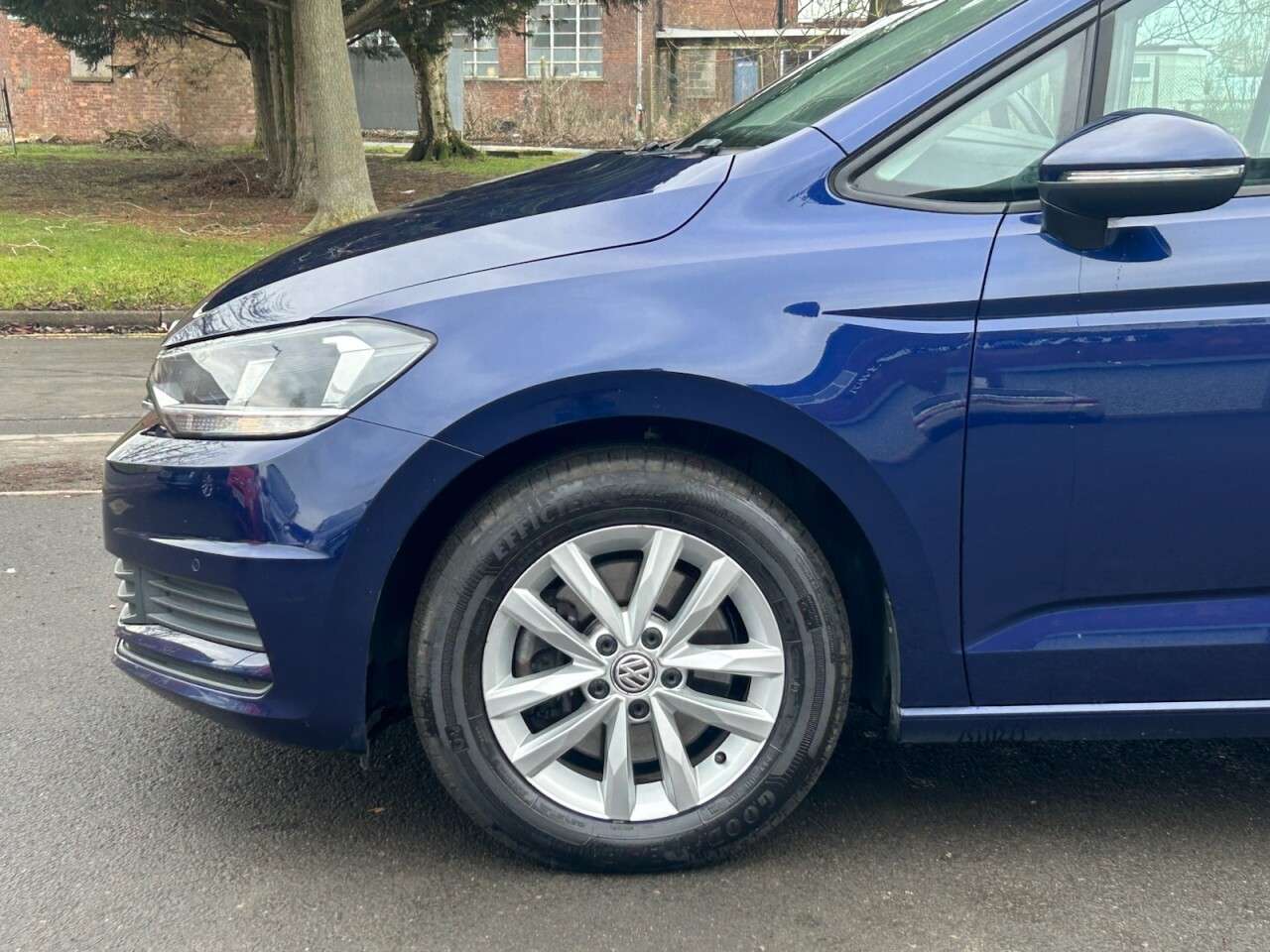 2017 VOLKSWAGEN TOURAN 2017 VOLKSWAGEN TOURAN