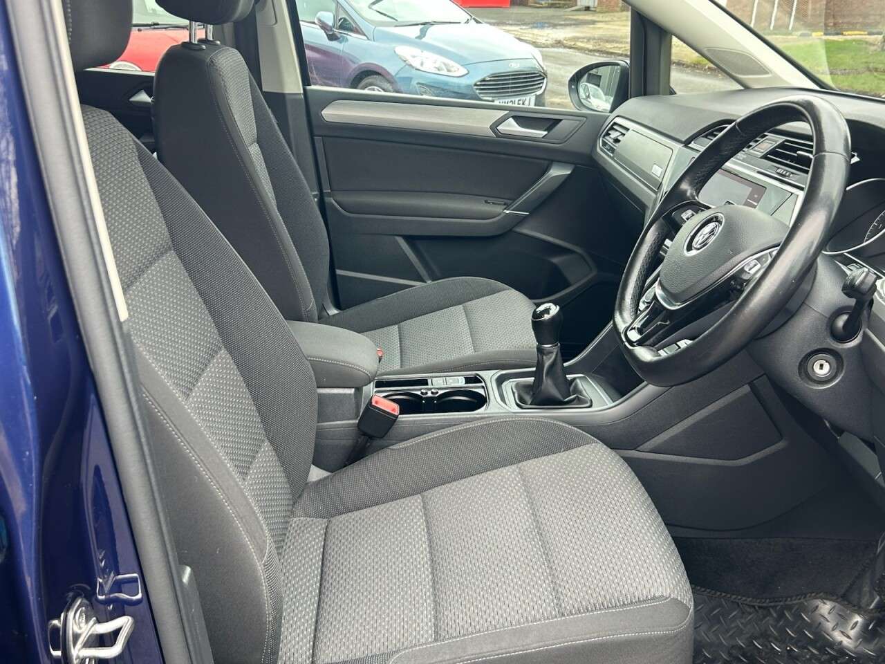 2017 VOLKSWAGEN TOURAN 2017 VOLKSWAGEN TOURAN