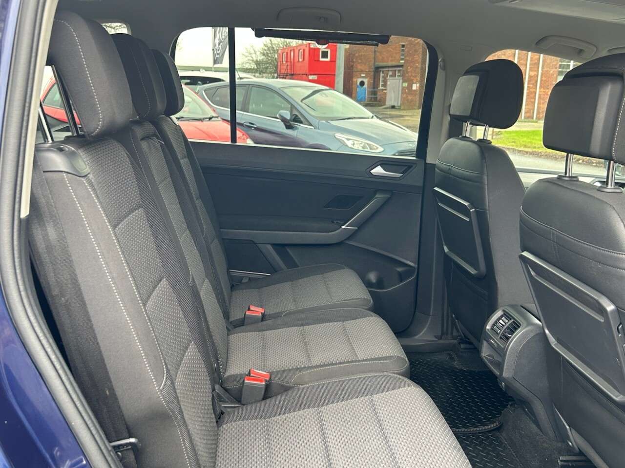 2017 VOLKSWAGEN TOURAN 2017 VOLKSWAGEN TOURAN