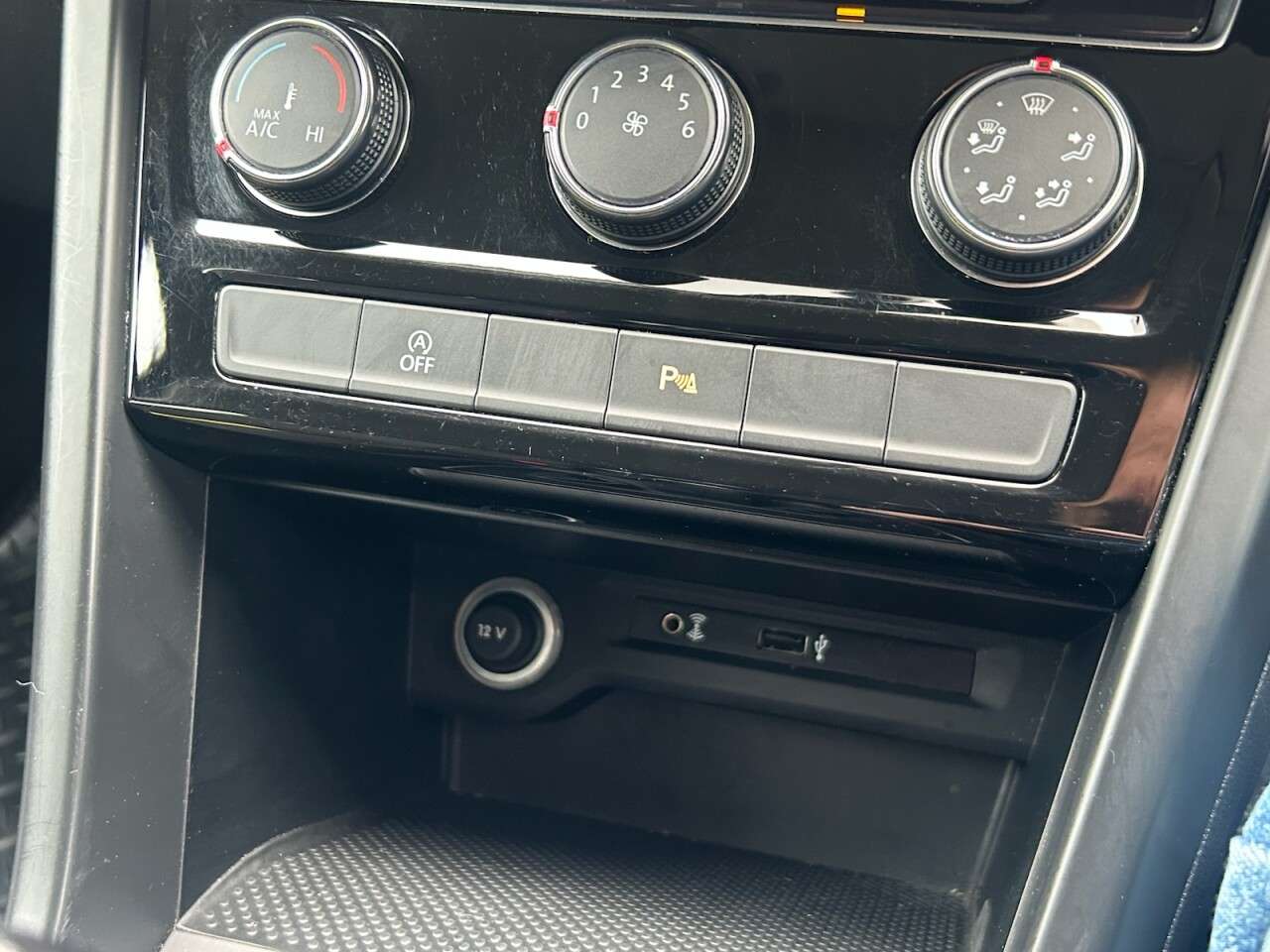 2017 VOLKSWAGEN TOURAN 2017 VOLKSWAGEN TOURAN