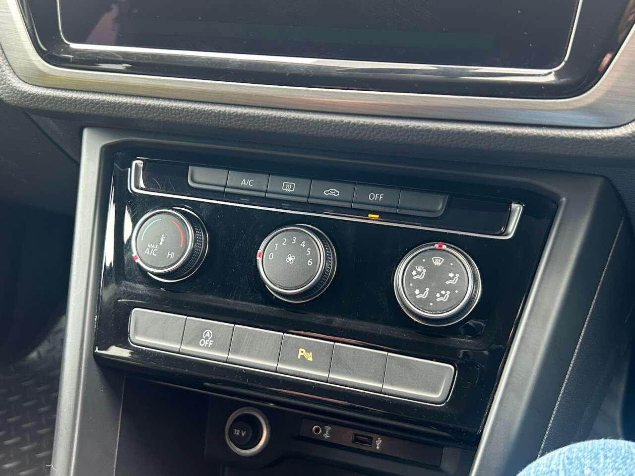 2017 VOLKSWAGEN TOURAN 2017 VOLKSWAGEN TOURAN