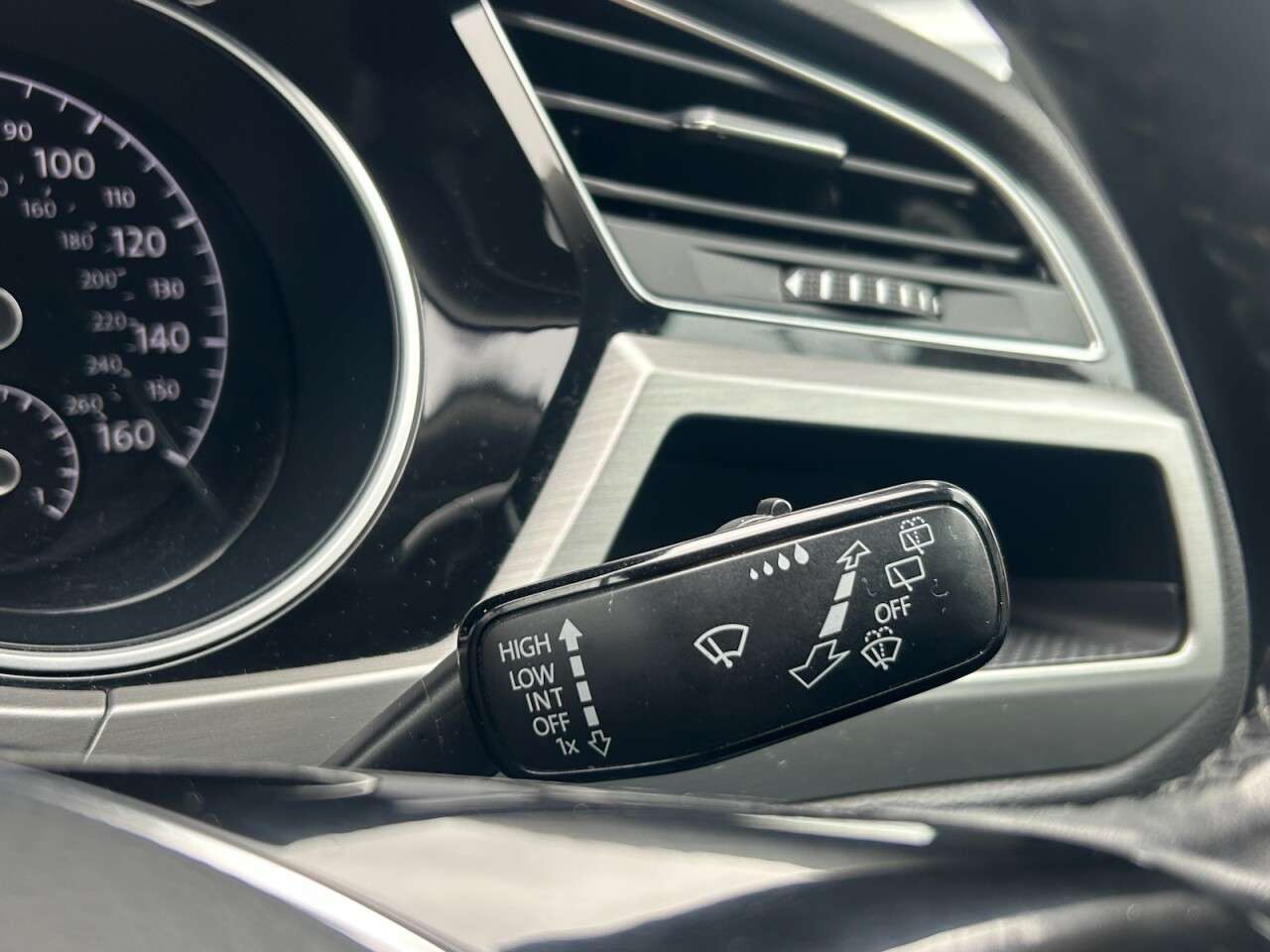 2017 VOLKSWAGEN TOURAN 2017 VOLKSWAGEN TOURAN