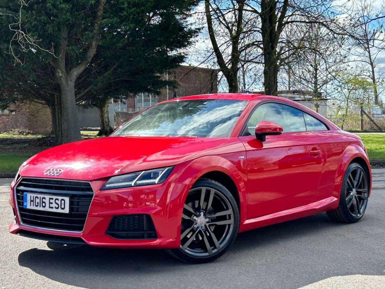 A 2016 AUDI TT 2.0 TDI ultra S line Coupe 3dr Diesel Manual Euro 6 (s/s) (184 ps) A 2016 AUDI TT 2.0 TDI ultra S line Coupe 3dr Diesel Manual Euro 6 (s/s) (184 ps)