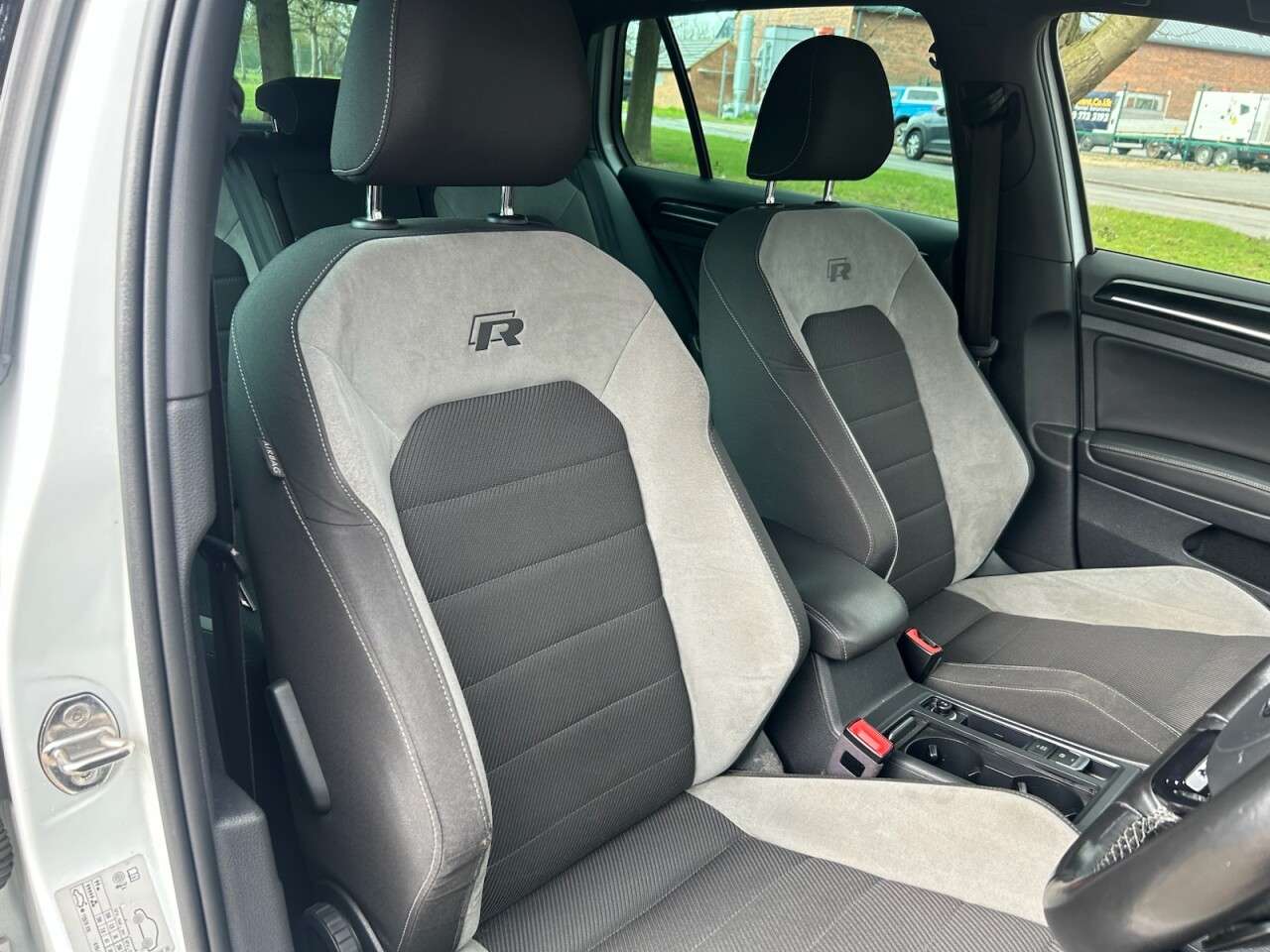 A 2017 VOLKSWAGEN GOLF 2.0 TSI BlueMotion Tech R Hatchback 5dr Petrol DSG 4Motion Euro 6 (s/s) (30 A 2017 VOLKSWAGEN GOLF 2.0 TSI BlueMotion Tech R Hatchback 5dr Petrol DSG 4Motion Euro 6 (s/s) (30