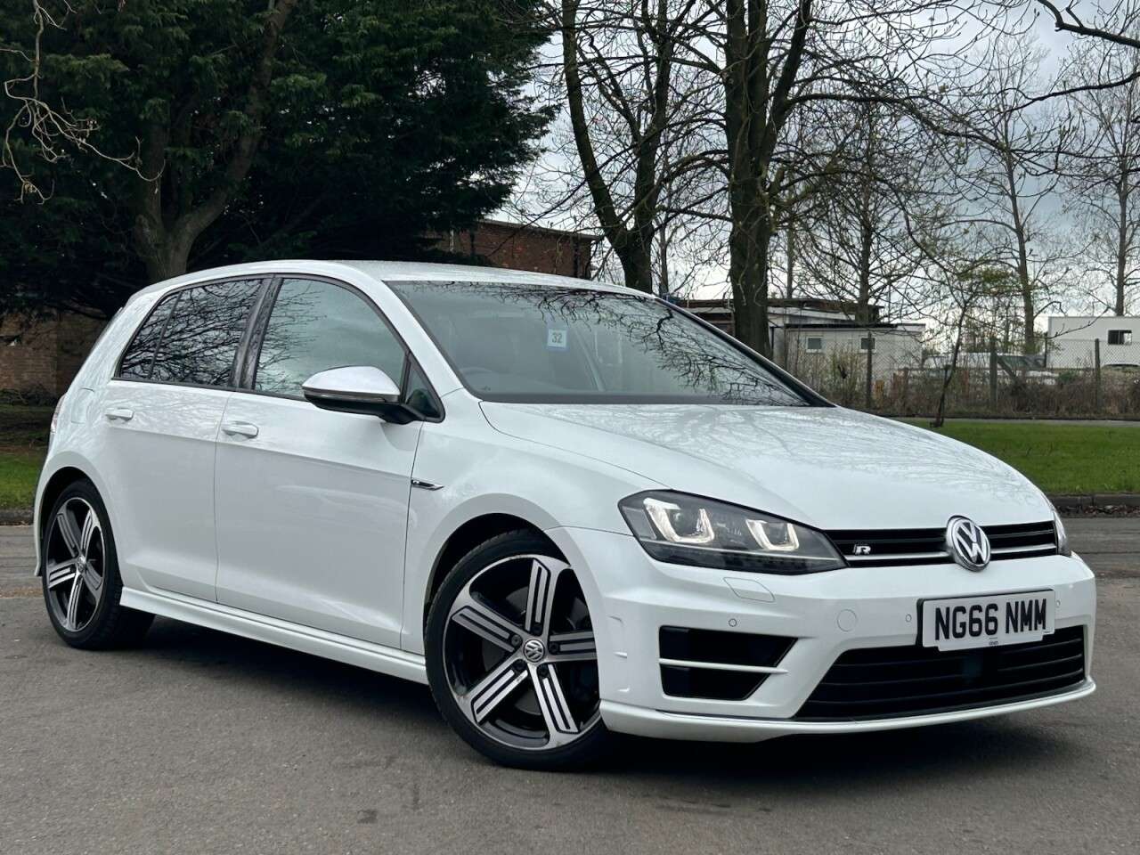 A 2017 VOLKSWAGEN GOLF 2.0 TSI BlueMotion Tech R Hatchback 5dr Petrol DSG 4Motion Euro 6 (s/s) (30 A 2017 VOLKSWAGEN GOLF 2.0 TSI BlueMotion Tech R Hatchback 5dr Petrol DSG 4Motion Euro 6 (s/s) (30