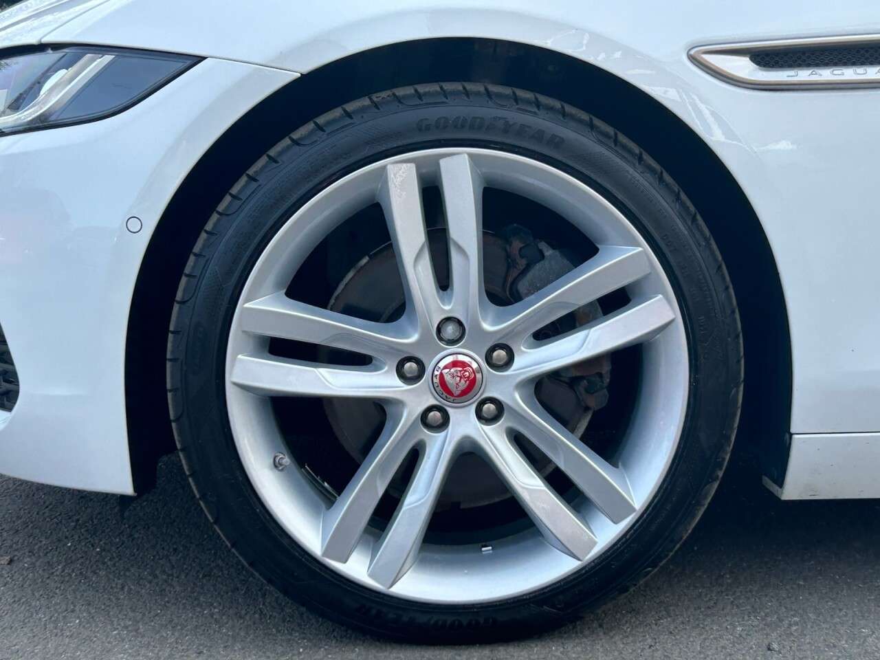2019 JAGUAR XE 2019 JAGUAR XE