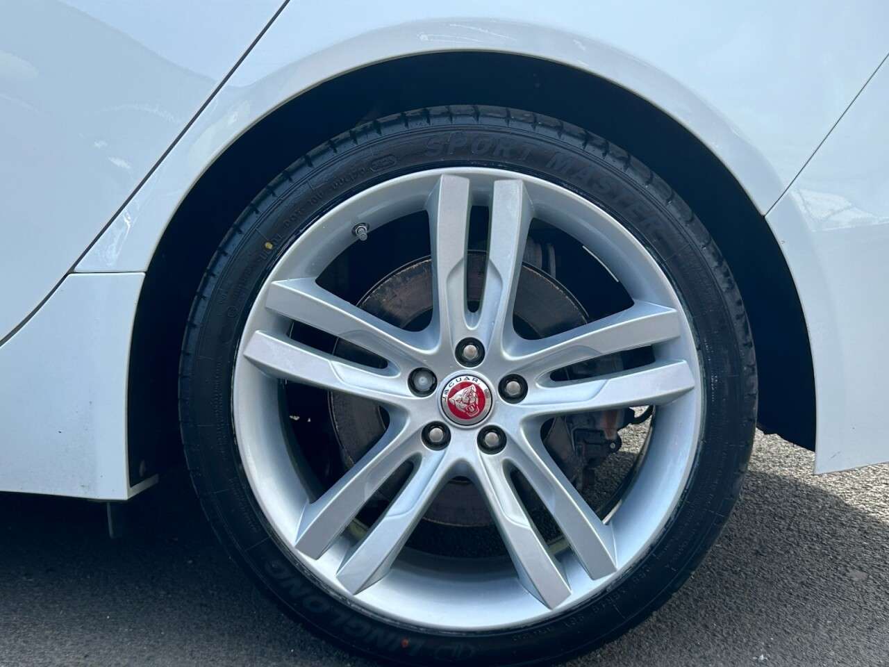 2019 JAGUAR XE 2019 JAGUAR XE