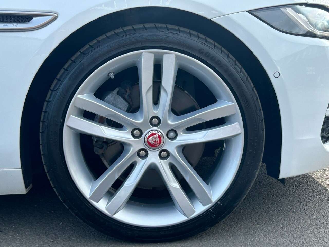 2019 JAGUAR XE 2019 JAGUAR XE