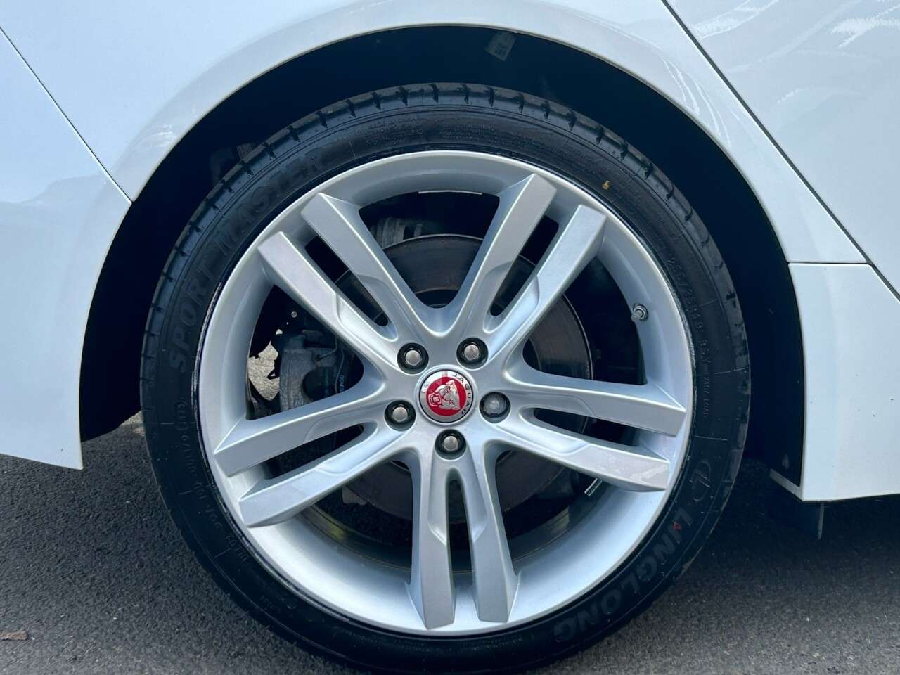 2019 JAGUAR XE 2019 JAGUAR XE