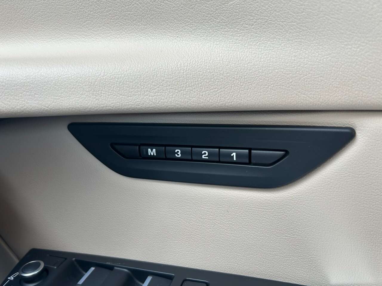 2019 JAGUAR XE 2019 JAGUAR XE