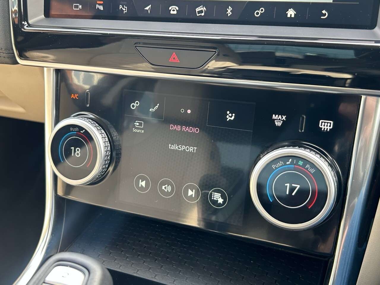 2019 JAGUAR XE 2019 JAGUAR XE