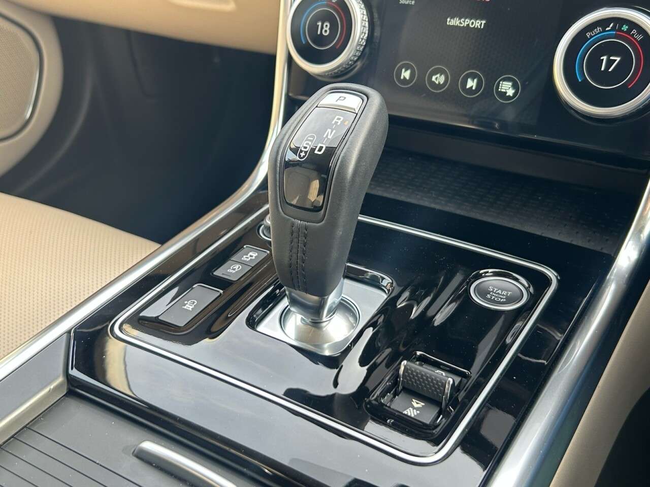 2019 JAGUAR XE 2019 JAGUAR XE