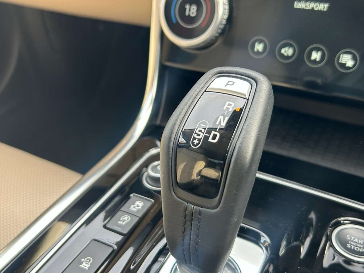 2019 JAGUAR XE 2019 JAGUAR XE