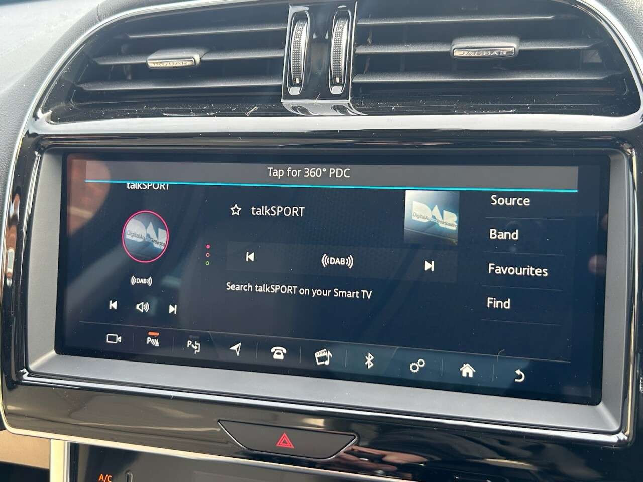 2019 JAGUAR XE 2019 JAGUAR XE
