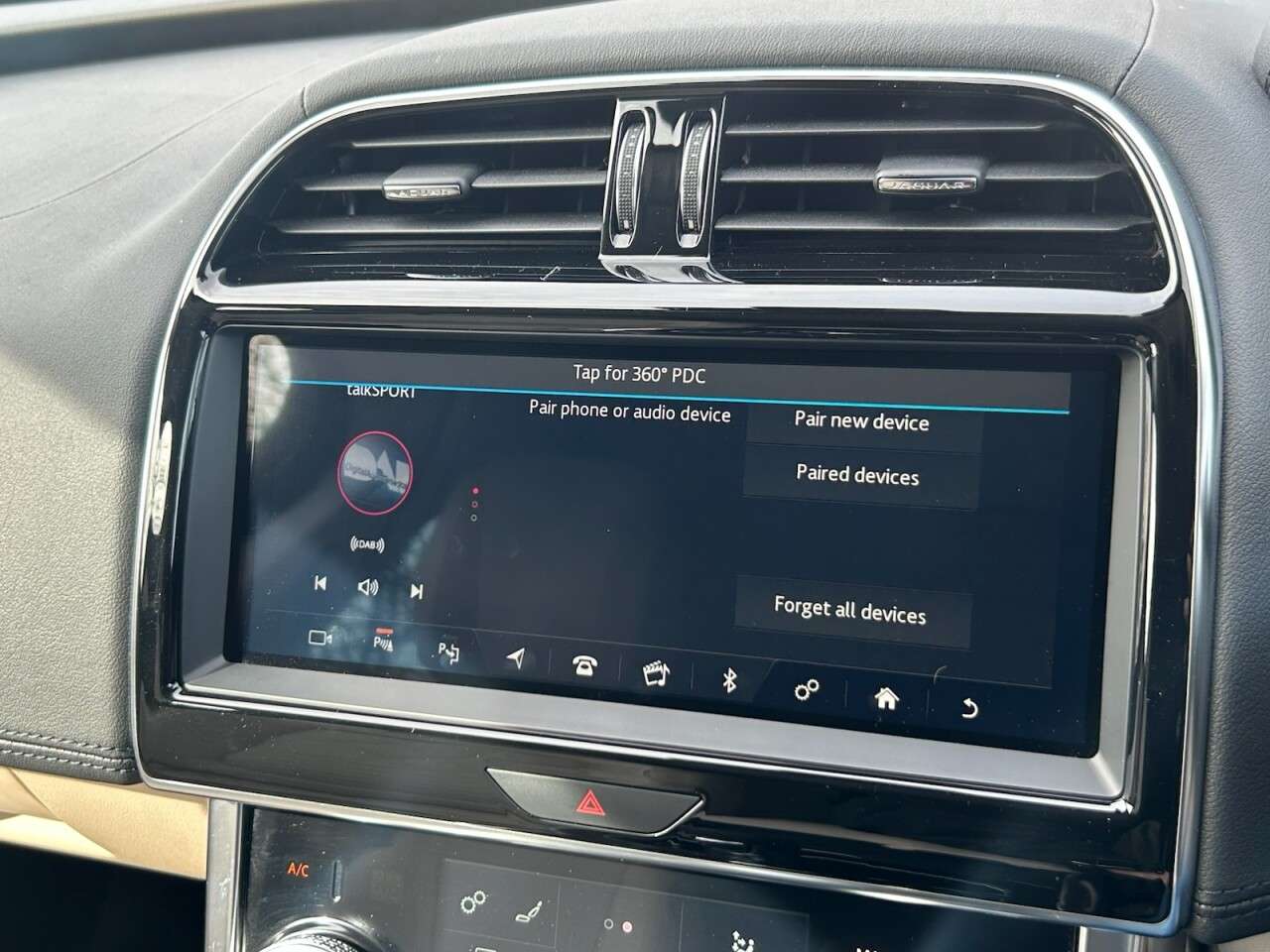2019 JAGUAR XE 2019 JAGUAR XE