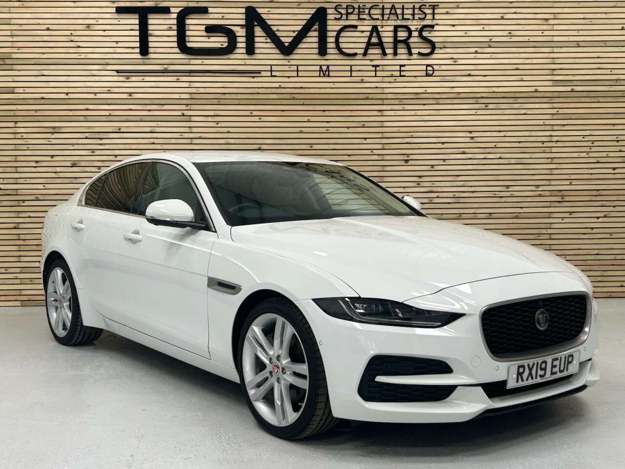 2019 JAGUAR XE 2019 JAGUAR XE
