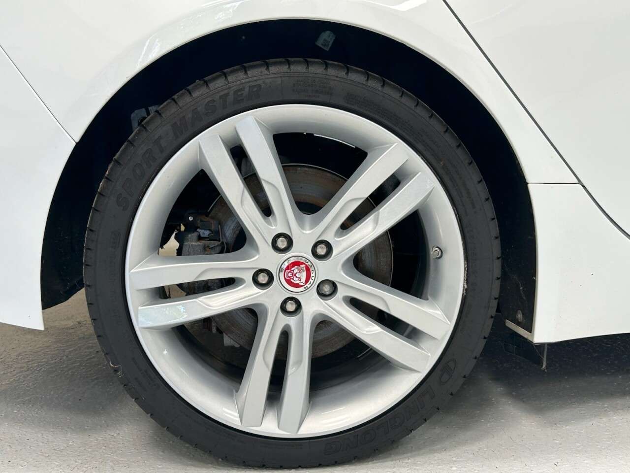 2019 JAGUAR XE 2019 JAGUAR XE