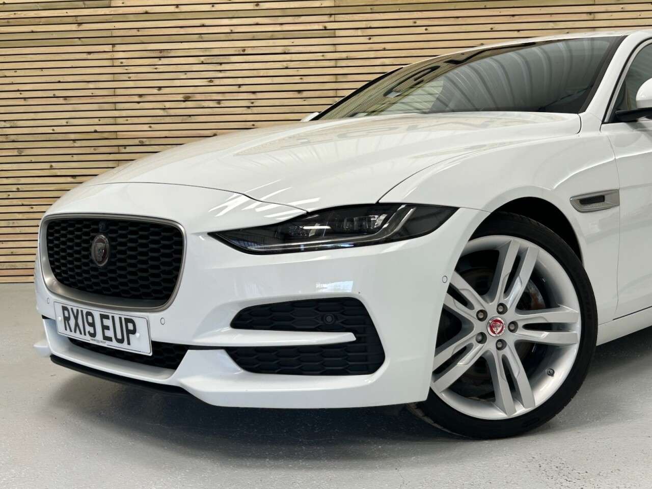 2019 JAGUAR XE 2019 JAGUAR XE
