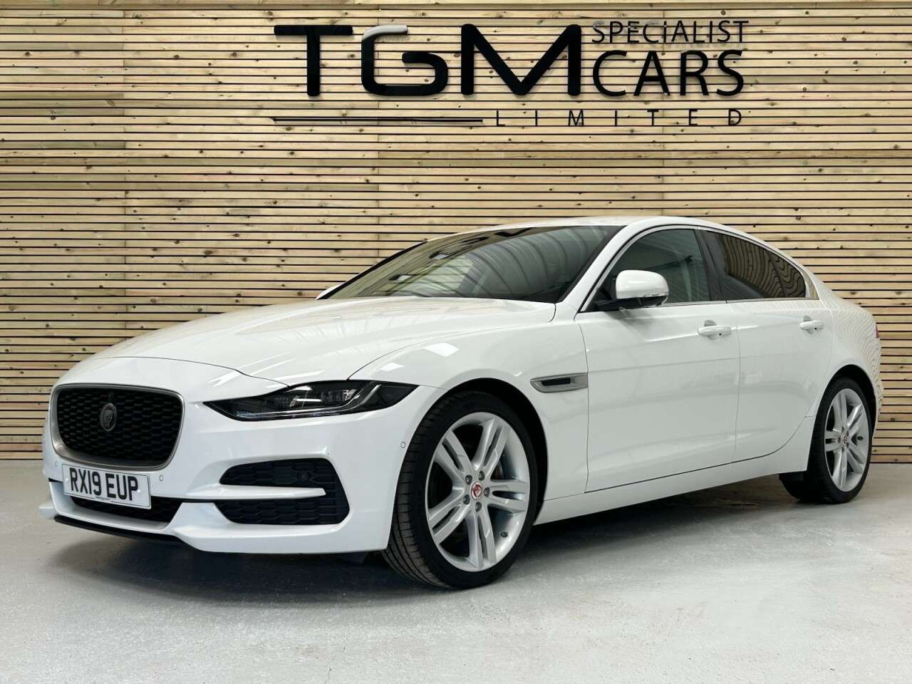 2019 JAGUAR XE 2019 JAGUAR XE