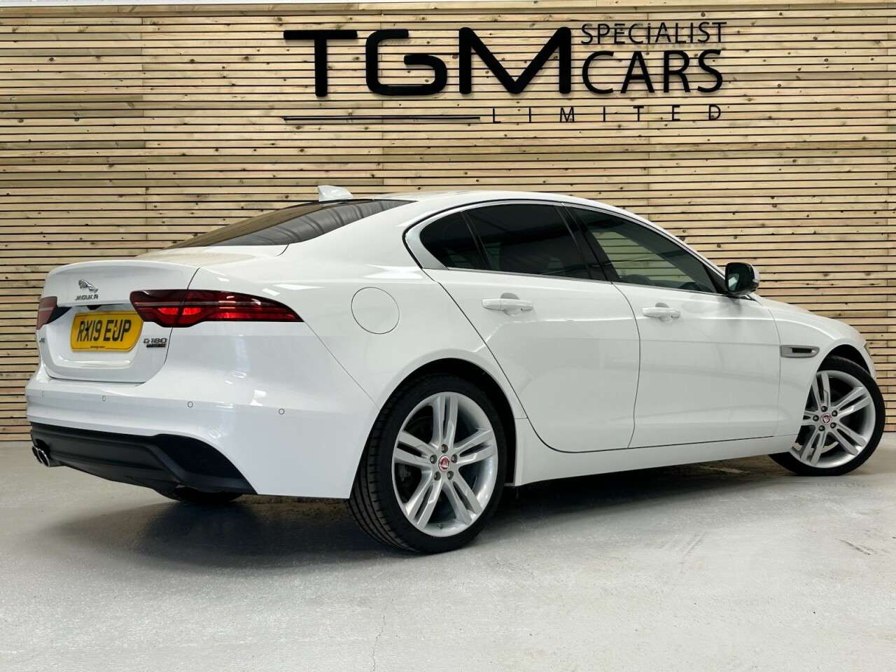 2019 JAGUAR XE 2019 JAGUAR XE