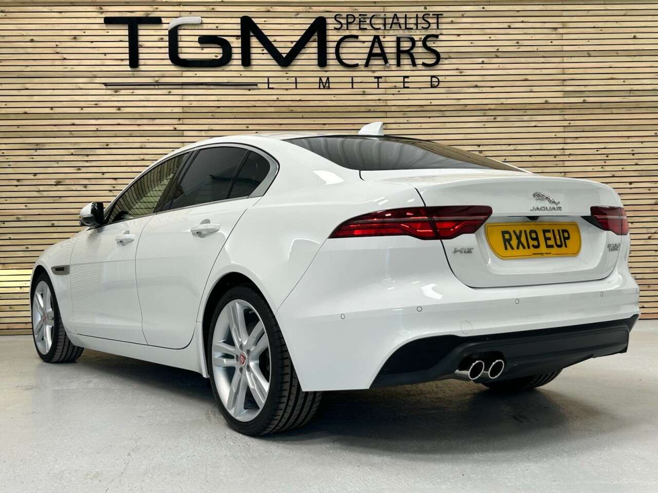 2019 JAGUAR XE 2019 JAGUAR XE