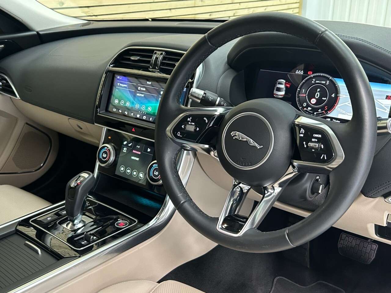 2019 JAGUAR XE 2019 JAGUAR XE
