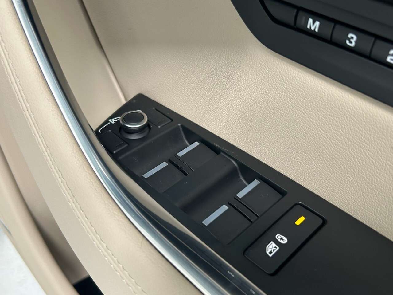 2019 JAGUAR XE 2019 JAGUAR XE