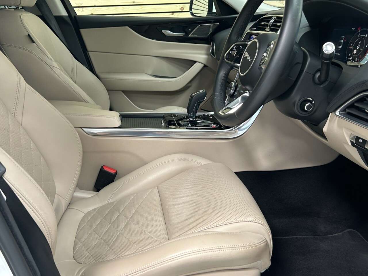 2019 JAGUAR XE 2019 JAGUAR XE