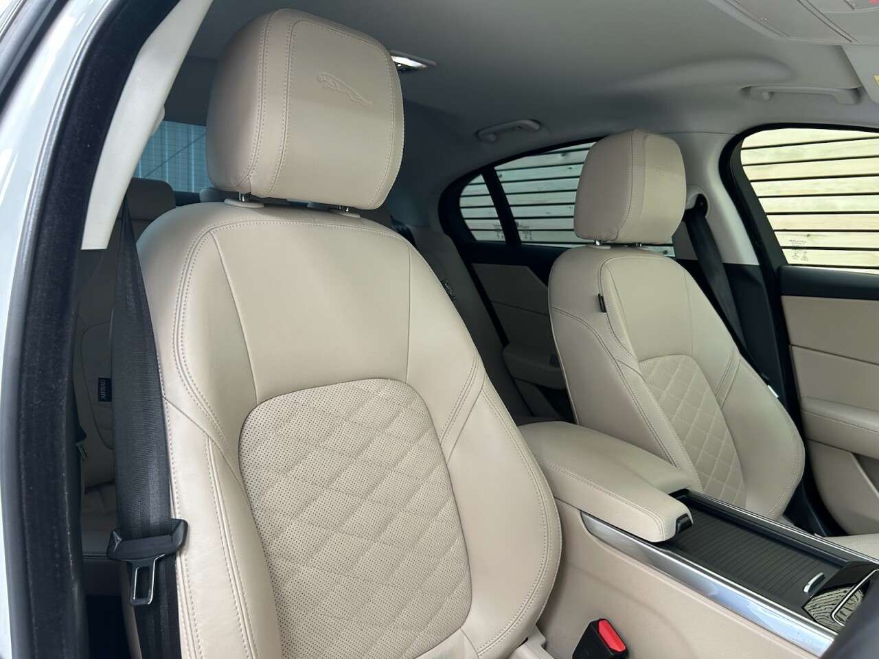 2019 JAGUAR XE 2019 JAGUAR XE