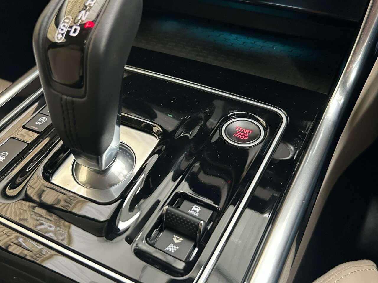 2019 JAGUAR XE 2019 JAGUAR XE