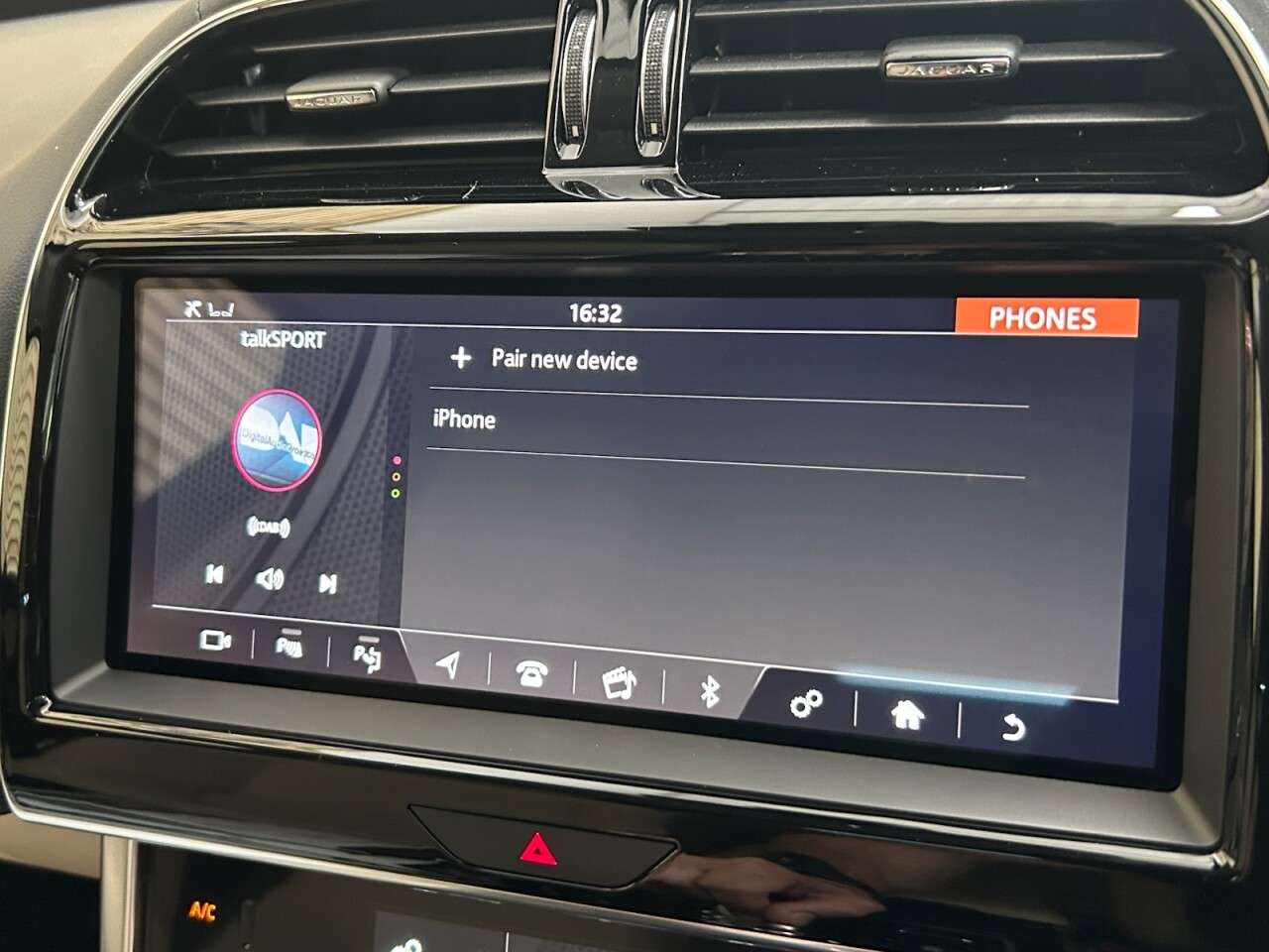 2019 JAGUAR XE 2019 JAGUAR XE
