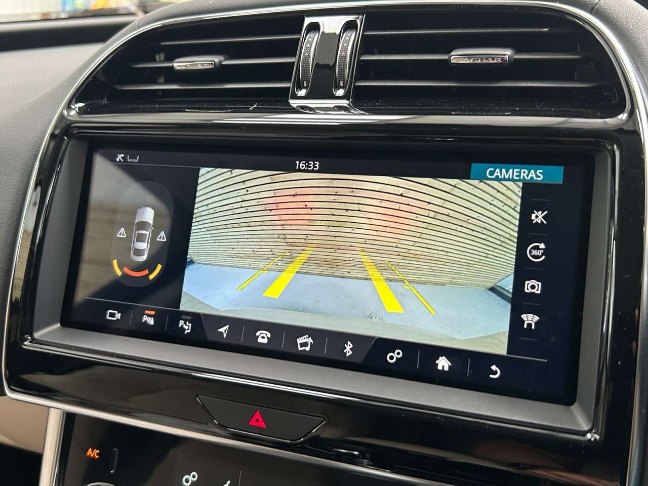 2019 JAGUAR XE 2019 JAGUAR XE