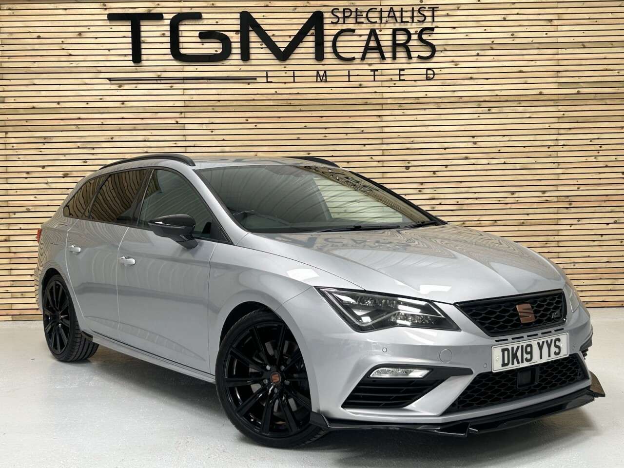 A 2019 SEAT LEON 2.0 TSI Cupra 300 ST 5dr Petrol DSG 7 Spd 4Drive Euro 6 (s/s) (300 ps) FRPS A 2019 SEAT LEON 2.0 TSI Cupra 300 ST 5dr Petrol DSG 7 Spd 4Drive Euro 6 (s/s) (300 ps) FRPS
