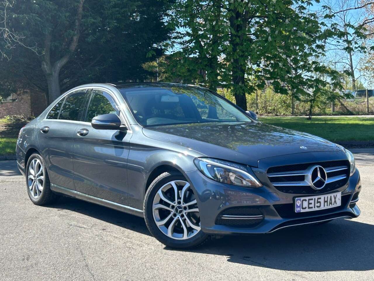 A 2015 MERCEDES-BENZ C-CLASS 2.1 C220 BlueTEC Sport Saloon 4dr Diesel G-Tronic+ Euro 6 (s/s) (170 ps) £2 A 2015 MERCEDES-BENZ C-CLASS 2.1 C220 BlueTEC Sport Saloon 4dr Diesel G-Tronic+ Euro 6 (s/s) (170 ps) £2