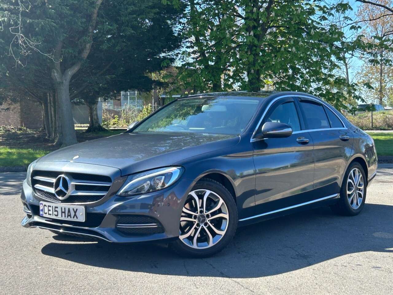 A 2015 MERCEDES-BENZ C-CLASS 2.1 C220 BlueTEC Sport Saloon 4dr Diesel G-Tronic+ Euro 6 (s/s) (170 ps) £2 A 2015 MERCEDES-BENZ C-CLASS 2.1 C220 BlueTEC Sport Saloon 4dr Diesel G-Tronic+ Euro 6 (s/s) (170 ps) £2