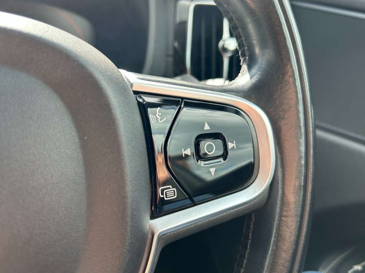 2018 VOLVO XC60 2018 VOLVO XC60