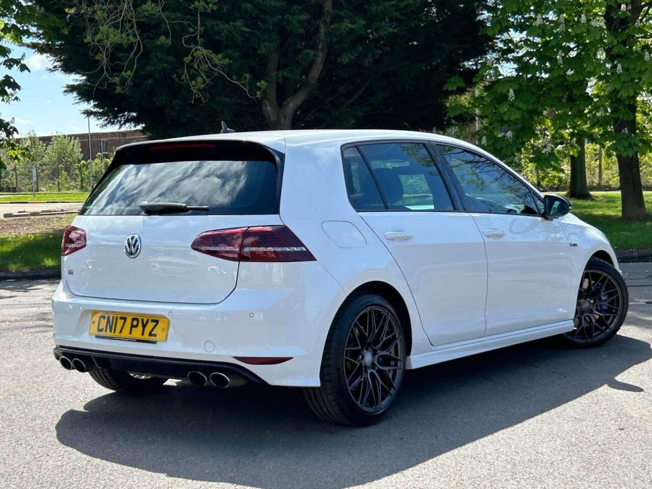A 2017 VOLKSWAGEN GOLF 2.0 TSI BlueMotion Tech R Hatchback 5dr Petrol DSG 4Motion Euro 6 (s/s) (30 A 2017 VOLKSWAGEN GOLF 2.0 TSI BlueMotion Tech R Hatchback 5dr Petrol DSG 4Motion Euro 6 (s/s) (30