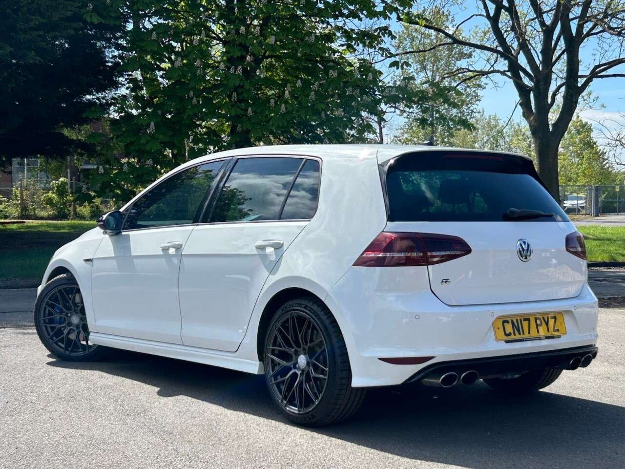 A 2017 VOLKSWAGEN GOLF 2.0 TSI BlueMotion Tech R Hatchback 5dr Petrol DSG 4Motion Euro 6 (s/s) (30 A 2017 VOLKSWAGEN GOLF 2.0 TSI BlueMotion Tech R Hatchback 5dr Petrol DSG 4Motion Euro 6 (s/s) (30