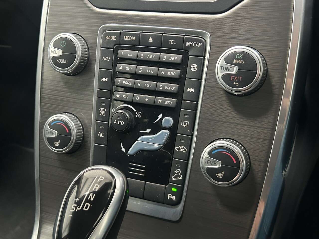 2015 VOLVO XC70 2015 VOLVO XC70