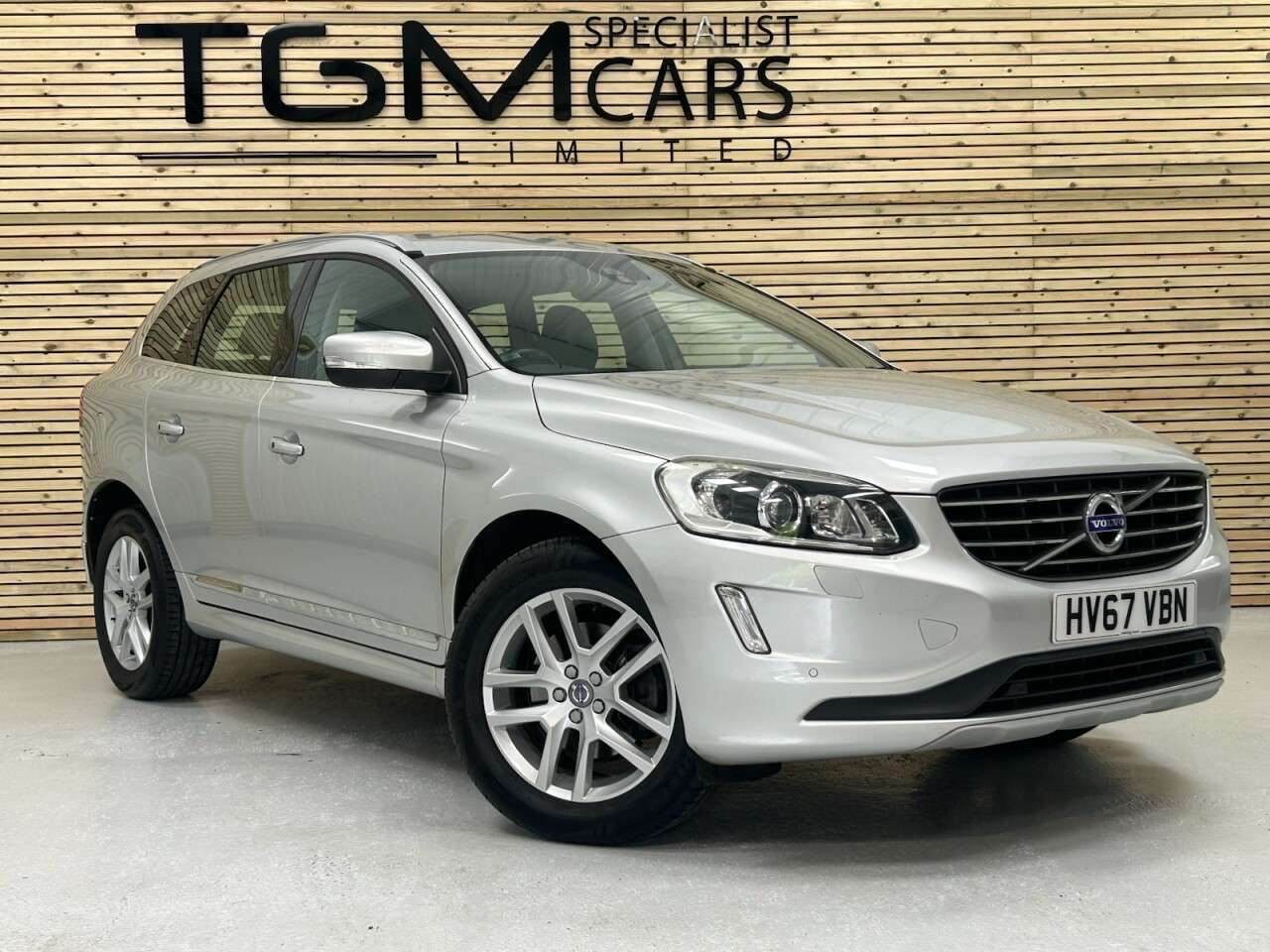 2017 VOLVO XC60 2017 VOLVO XC60