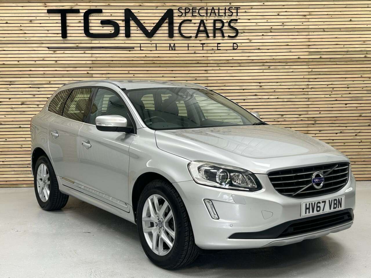 2017 VOLVO XC60 2017 VOLVO XC60