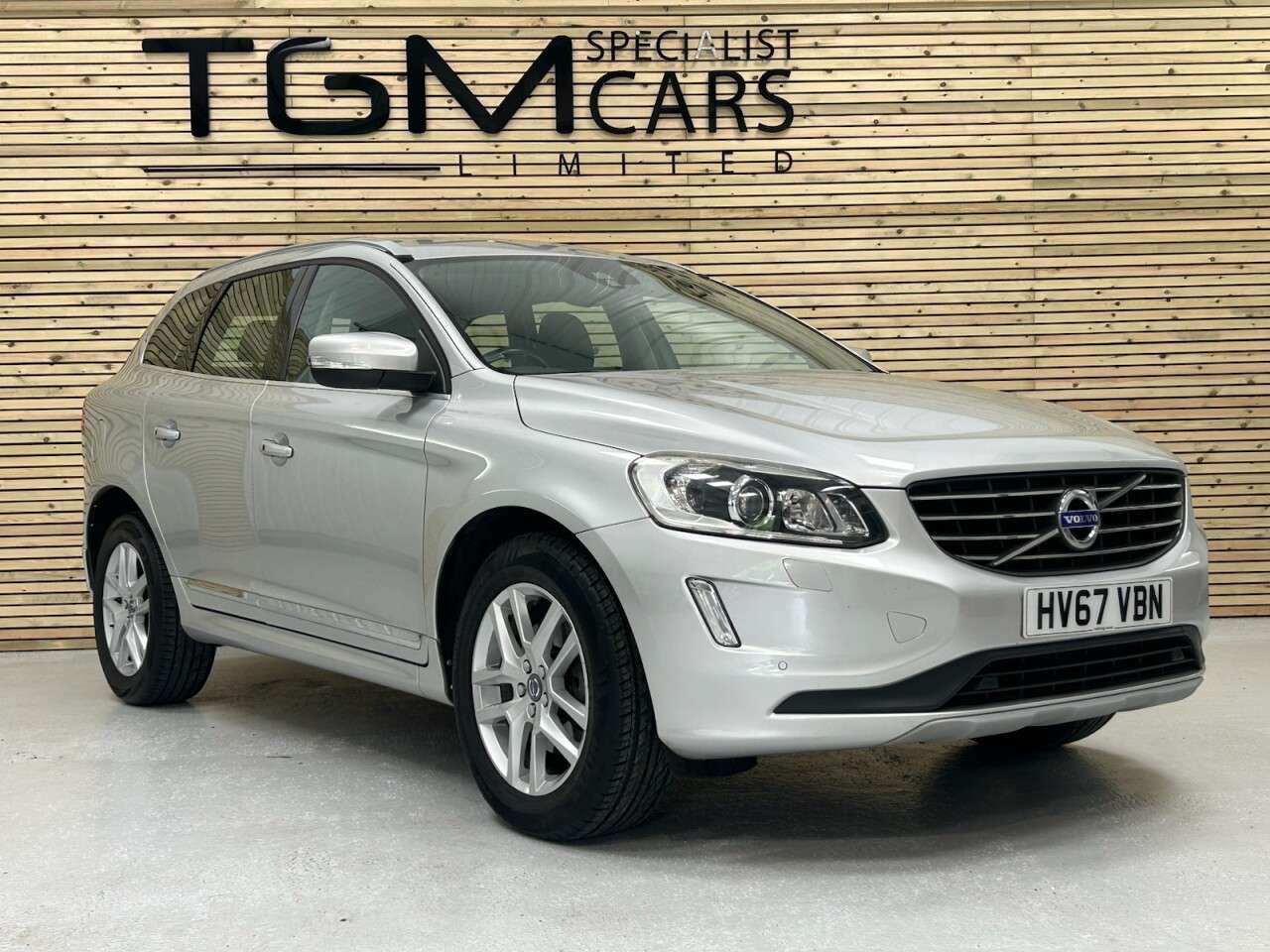 2017 VOLVO XC60 2017 VOLVO XC60