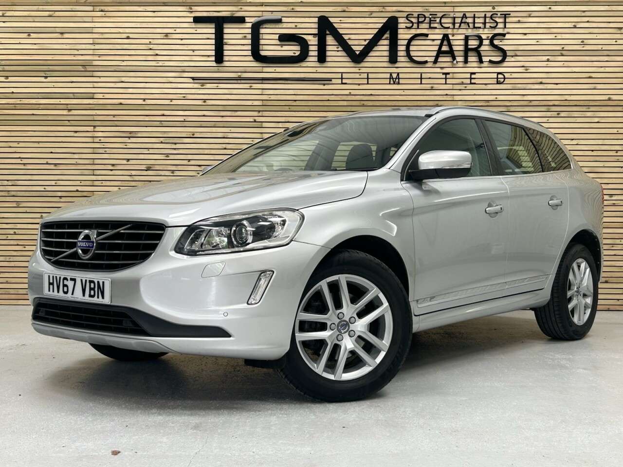 2017 VOLVO XC60 2017 VOLVO XC60