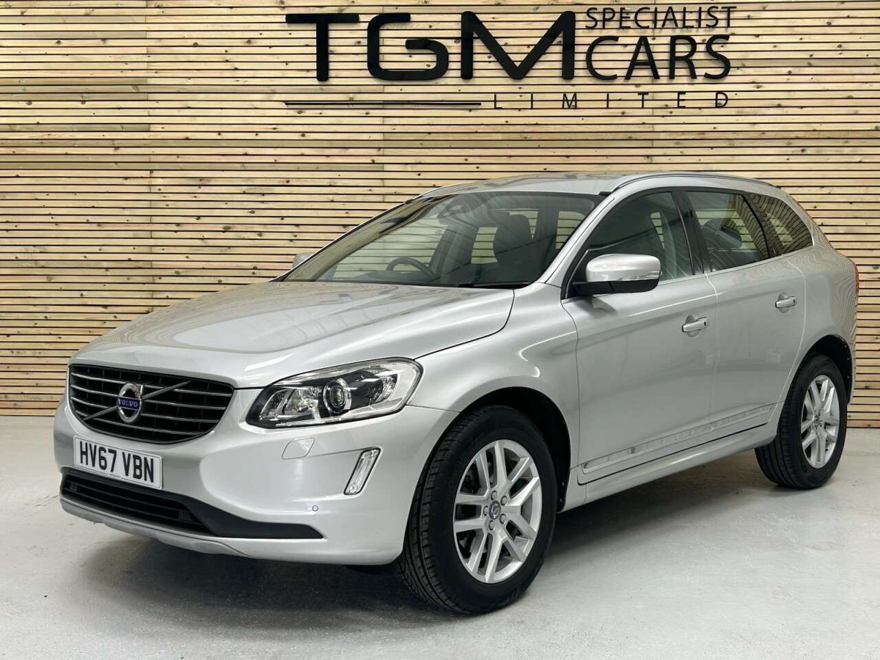 2017 VOLVO XC60 2017 VOLVO XC60