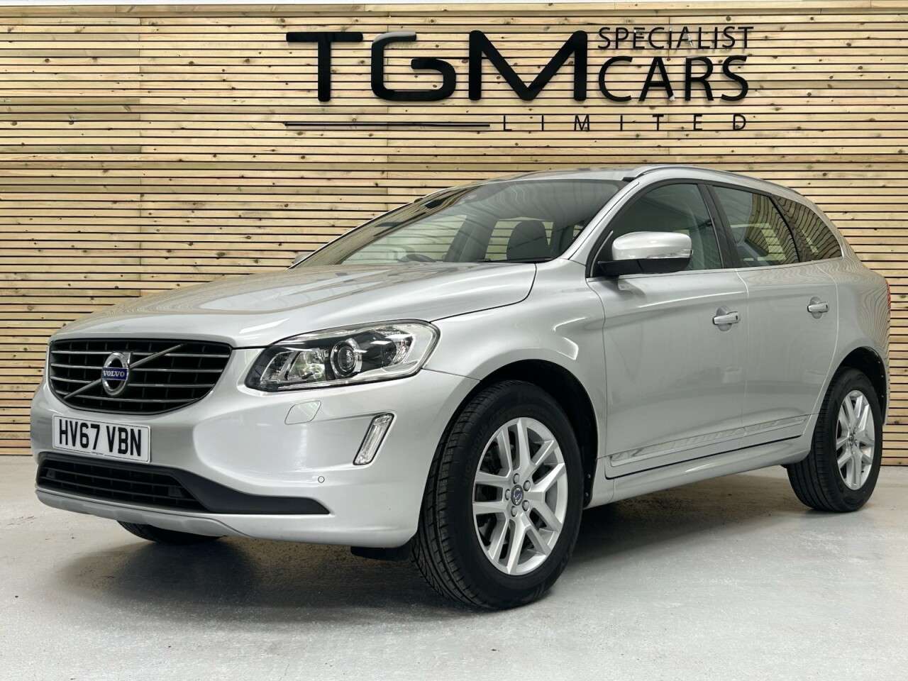 2017 VOLVO XC60 2017 VOLVO XC60