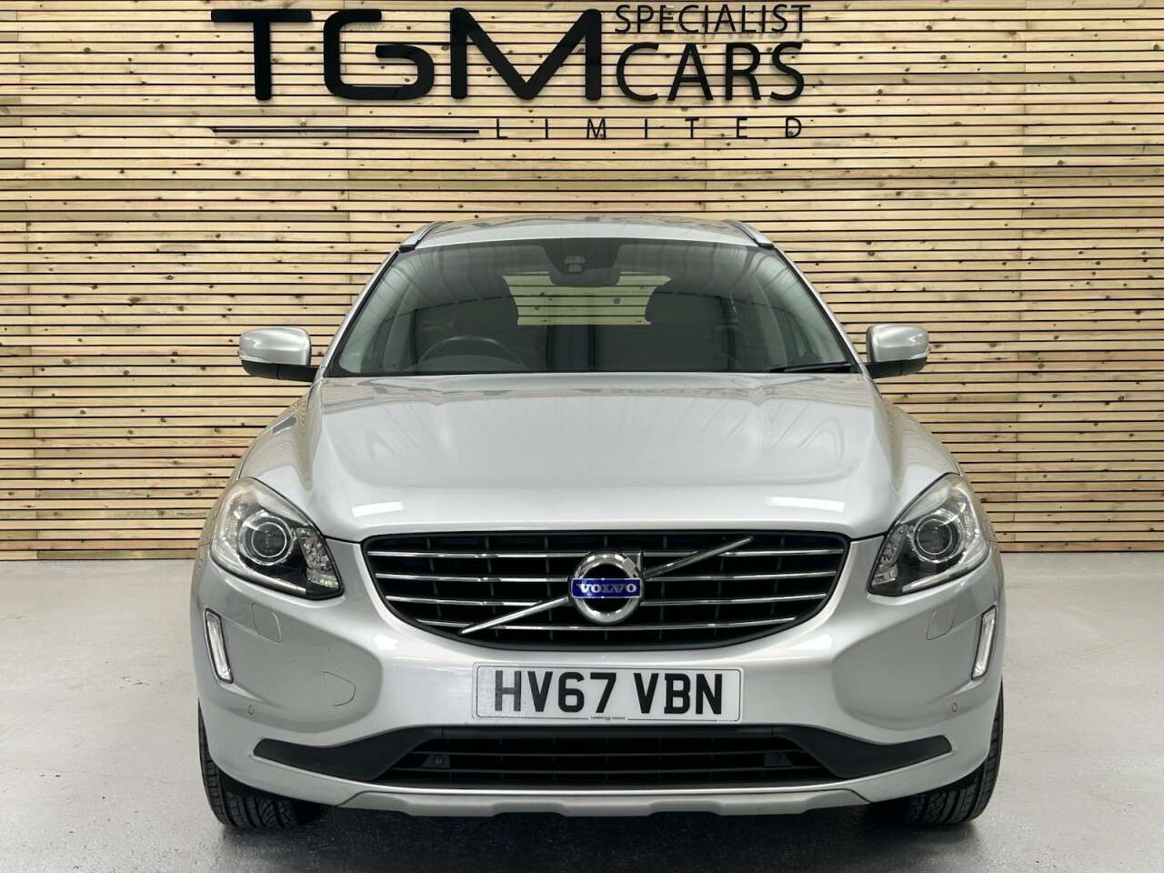2017 VOLVO XC60 2017 VOLVO XC60