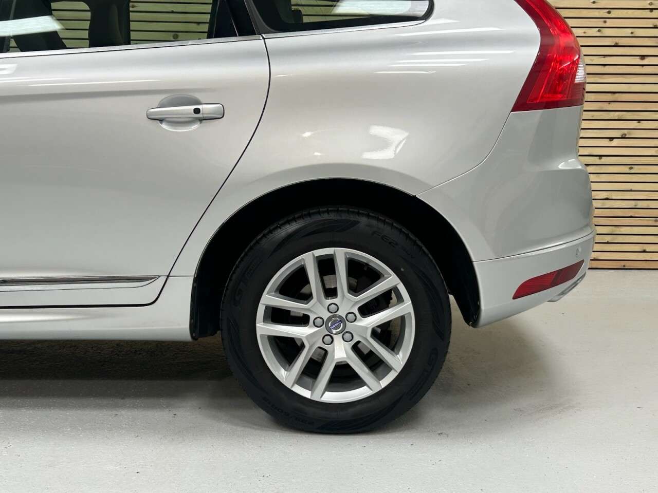 2017 VOLVO XC60 2017 VOLVO XC60